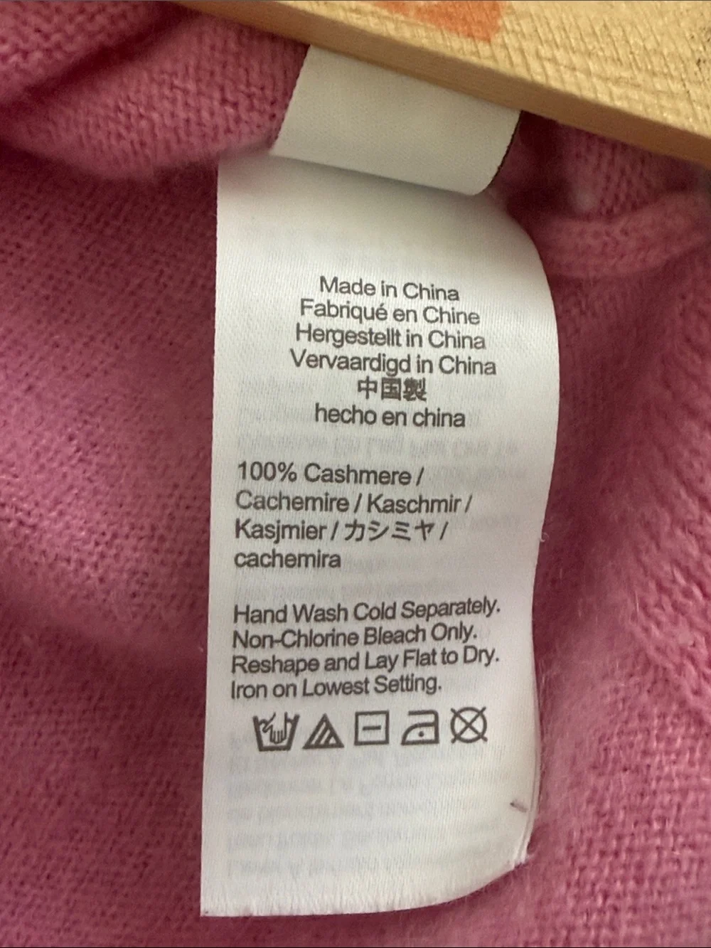 Cashmere Classic Crewneck Sweater in Pink Size Small